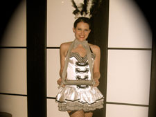 Cigar Girl - White Turan